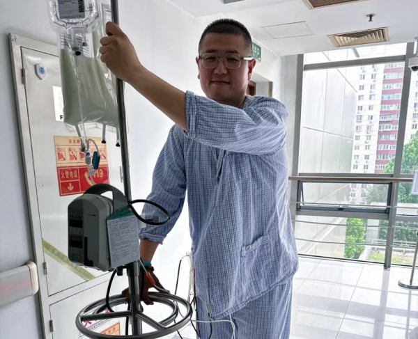 云燚网 37岁三甲医生患晚期肠癌：还想上临床